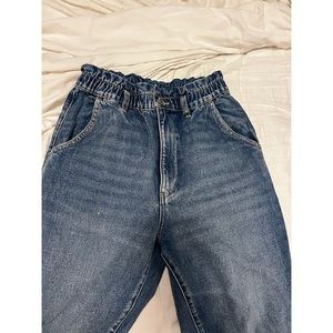 URBAN OUTFITTERS BDG PULL-ON MOM JEANS